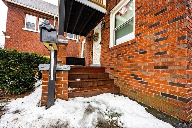 property at 1801 Niagara St