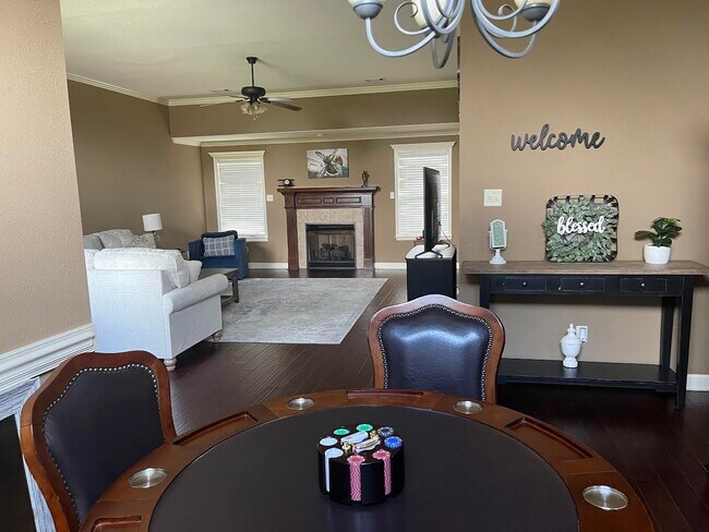 2012 Airborn Dr in Jacksonville, AR - Foto de edificio - Building Photo