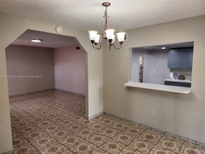 74 E 17th St in Hialeah, FL - Building Photo - Building Photo