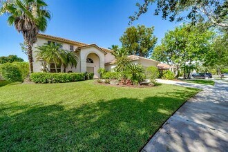 558 Stonemont Dr in Weston, FL - Building Photo - Building Photo