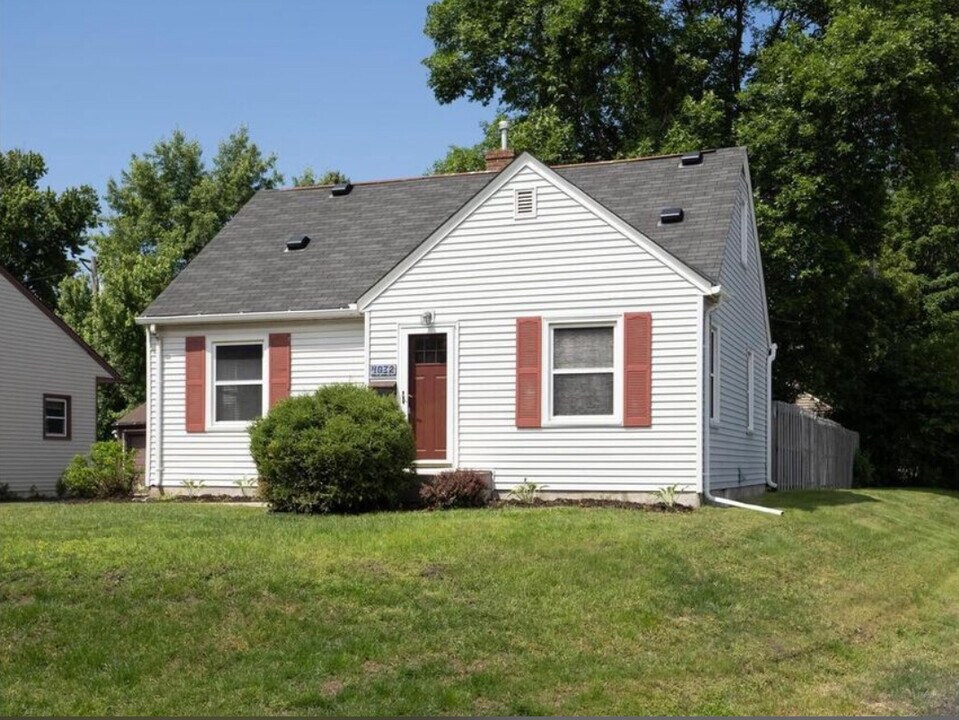 4032 Webster Ave S in Minneapolis, MN - Building Photo