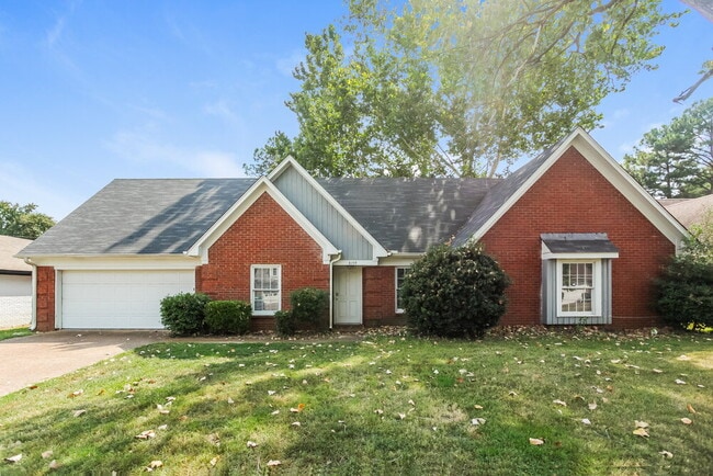 property at 8159 Creekside Cir N