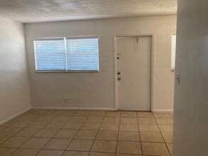 466 Sunshine Dr in Coconut Creek, FL - Building Photo - Building Photo