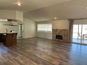 26325 Catamaran Ln in Helendale, CA - Building Photo - Building Photo