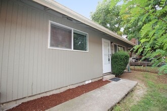 7615-7615 N Curtis Ave in Portland, OR - Building Photo - Building Photo