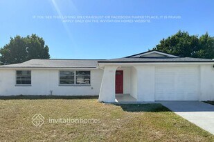 4921 Daphne St in New Port Richey, FL - Building Photo