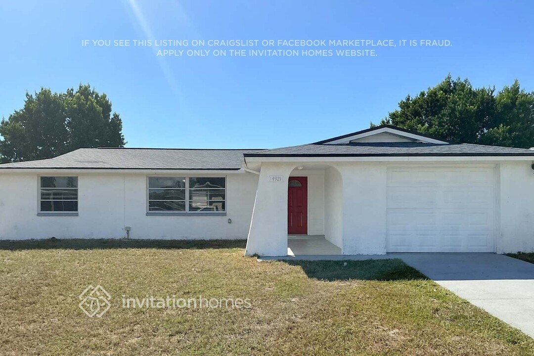 4921 Daphne St in New Port Richey, FL - Building Photo