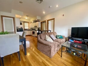 359 Columbia St, Unit 4 in Cambridge, MA - Building Photo - Building Photo