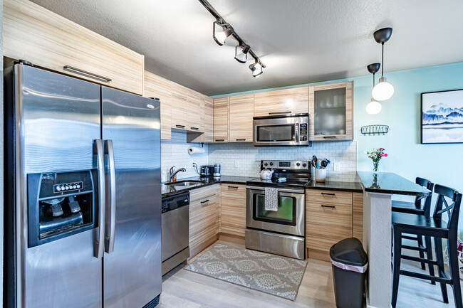 120 S Pennsylvania St, Unit 302 in Denver, CO - Foto de edificio - Building Photo