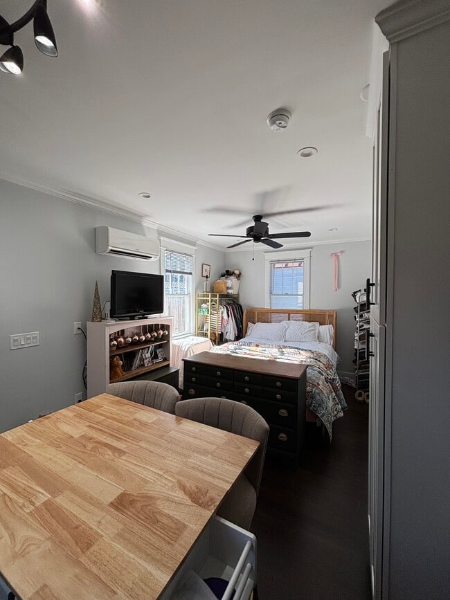 25 Kennedy St, Unit C in Charleston, SC - Foto de edificio - Building Photo