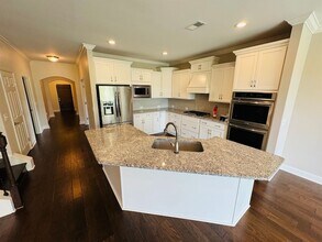 1015 Callaway Dr in Lebanon, TN - Foto de edificio - Building Photo