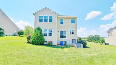 2322 Swiftwater Dr in Hanover, PA - Building Photo - Building Photo