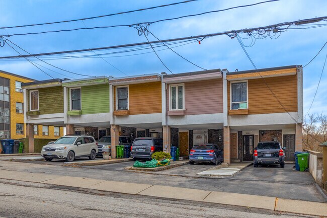 4037 Old Dundas St in Toronto, ON - Building Photo - Primary Photo