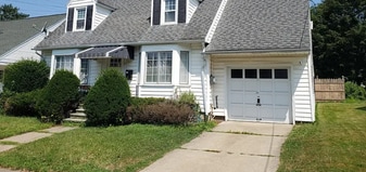 35 Riverview Ave in Binghamton, NY - Building Photo