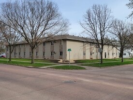 720 8th Ave in Brookings, SD - Building Photo