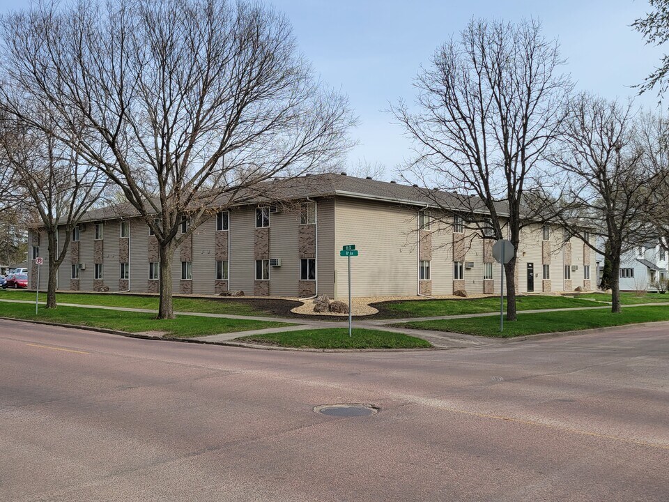 720 8th Ave in Brookings, SD - Foto de edificio