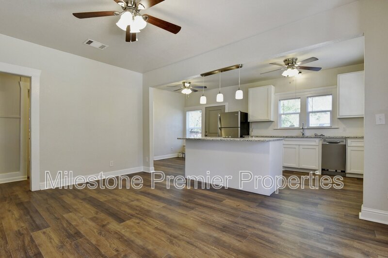 1115 S Rusk Ave in Denison, TX - Building Photo