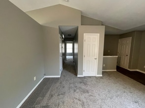 2633 N Edgemoor Dr in Wichita, KS - Building Photo - Building Photo