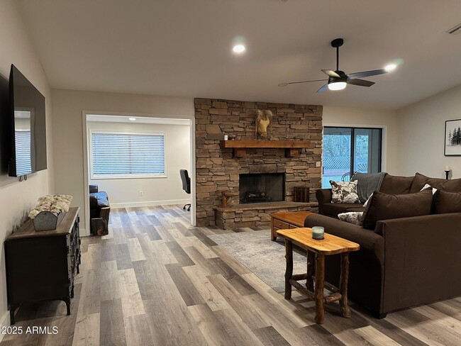 property at 304 N Mogollon Trail