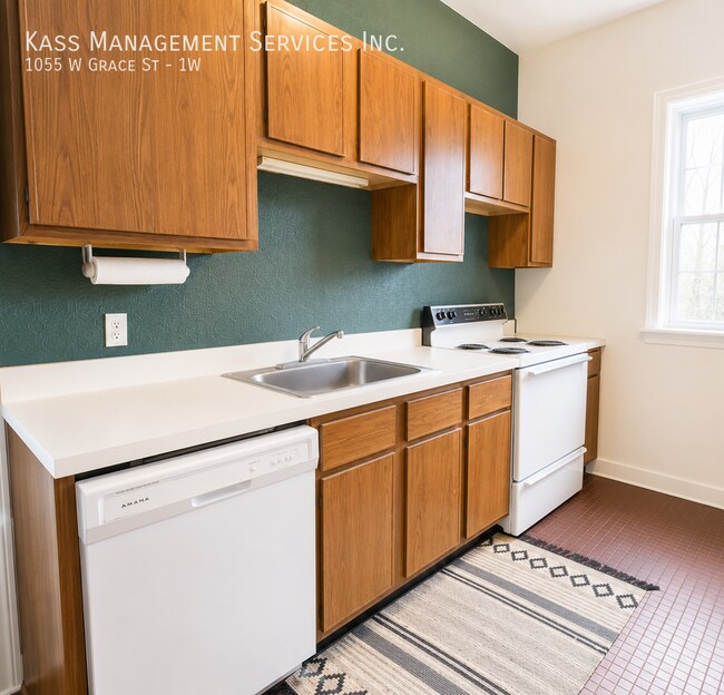 property at 1055 W Grace St
