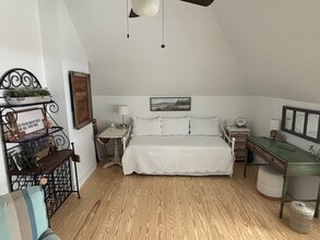 5 Horton St, Unit F in Newburyport, MA - Building Photo - Building Photo