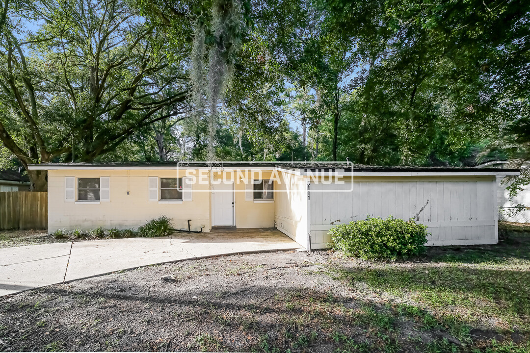 5111 Arrowsmith Rd in Jacksonville, FL - Building Photo