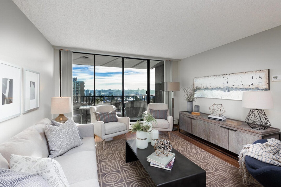 Vista in New Westminster, BC - Building Photo