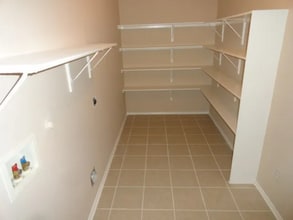 1124 Bumble Bee Dr in Lancaster, TX - Foto de edificio - Building Photo