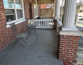 322 S West End Ave, Unit 2 in Lancaster, PA - Building Photo - Building Photo