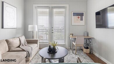 4300 Cromwell Dr in Kyle, TX - Foto de edificio - Building Photo