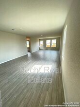 10555 Varmus Dr in Converse, TX - Building Photo - Building Photo