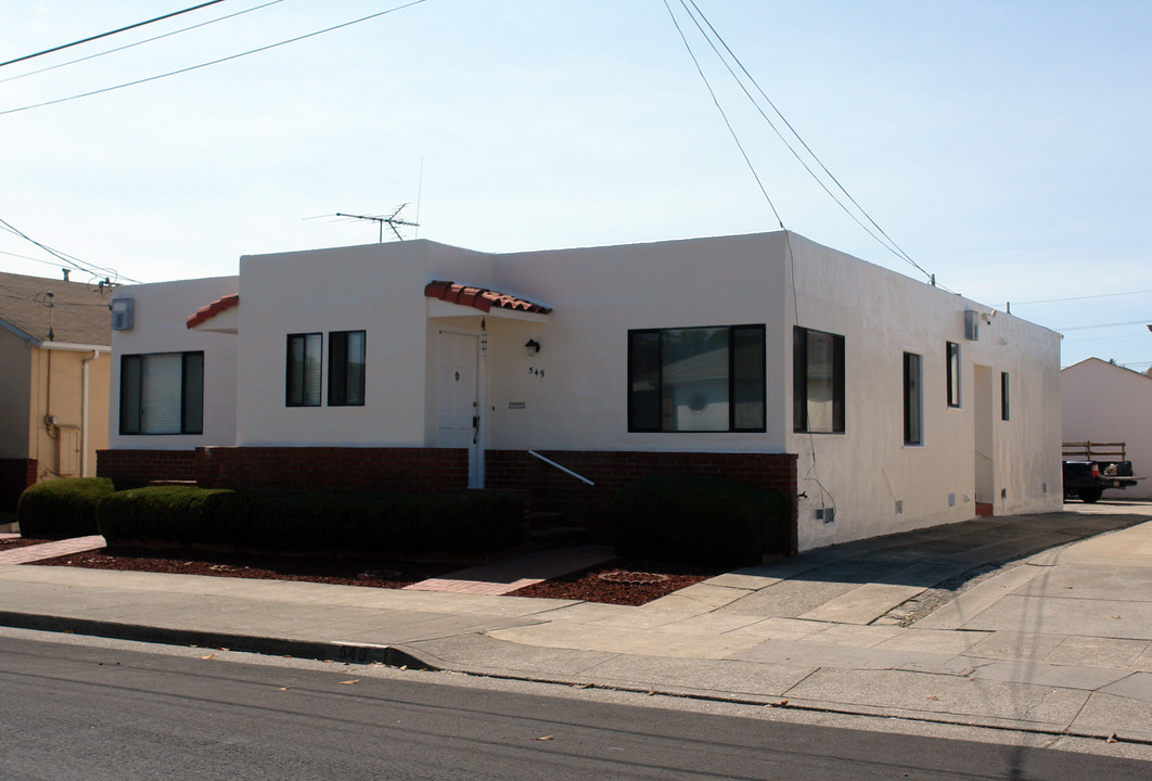 547-549 27th St in Richmond, CA - Foto de edificio