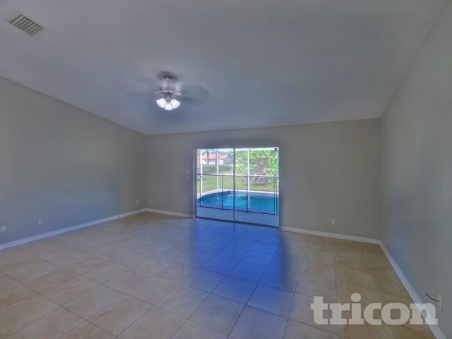 5197 Brickell Dr in North Port, FL - Building Photo - Building Photo