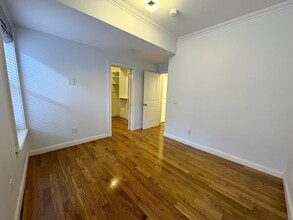 104 Myrtle St, Unit 2 in Boston, MA - Building Photo - Building Photo