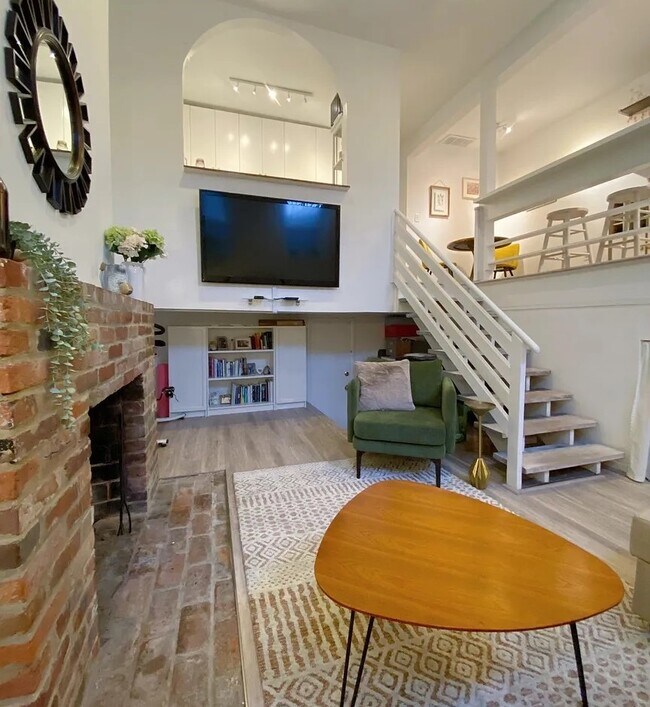 404 New Jersey Ave SE, Unit BSMT in Washington, DC - Foto de edificio - Building Photo