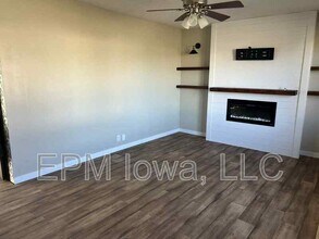 4821 Midway Dr NW in Cedar Rapids, IA - Building Photo - Building Photo