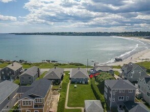 32 Esplanade in Middletown, RI - Building Photo - Building Photo