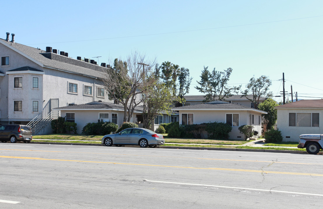 1504-1510 W Victory Blvd in Burbank, CA - Building Photo