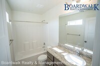 440 1625 N photo'