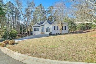 1201 Bavarian Wood Close in Buford, GA - Building Photo