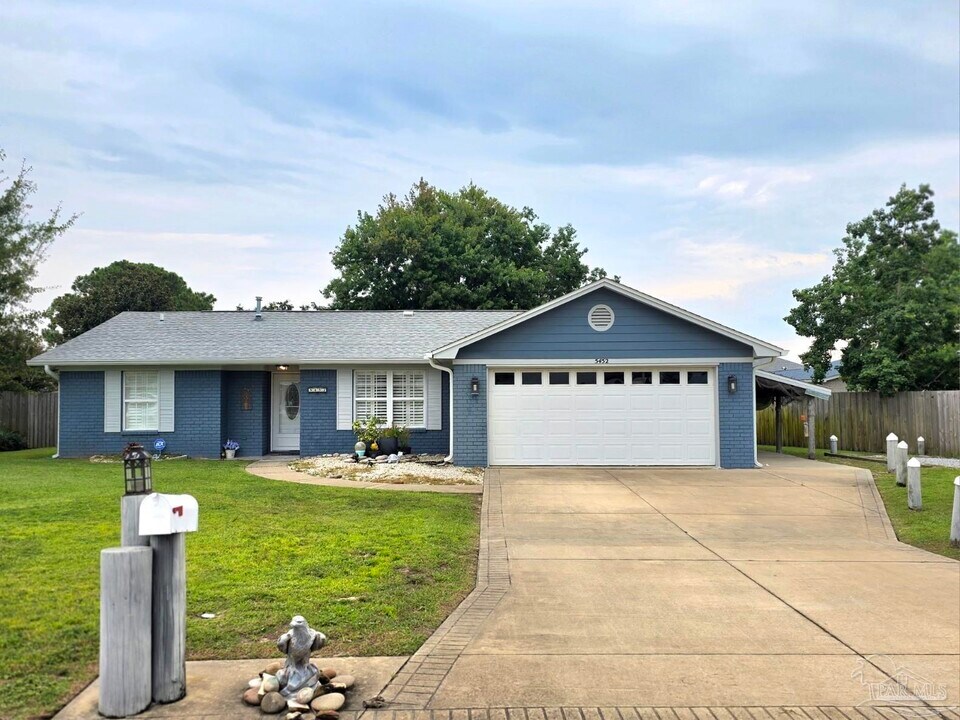 5452 Ponte Verde Rd in Pensacola, FL - Building Photo