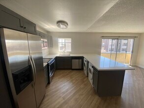 5333 Russell Ave in Los Angeles, CA - Building Photo - Building Photo