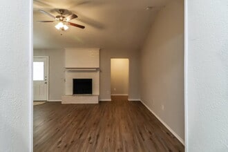 428 Guadalupe Dr in Saginaw, TX - Building Photo - Building Photo