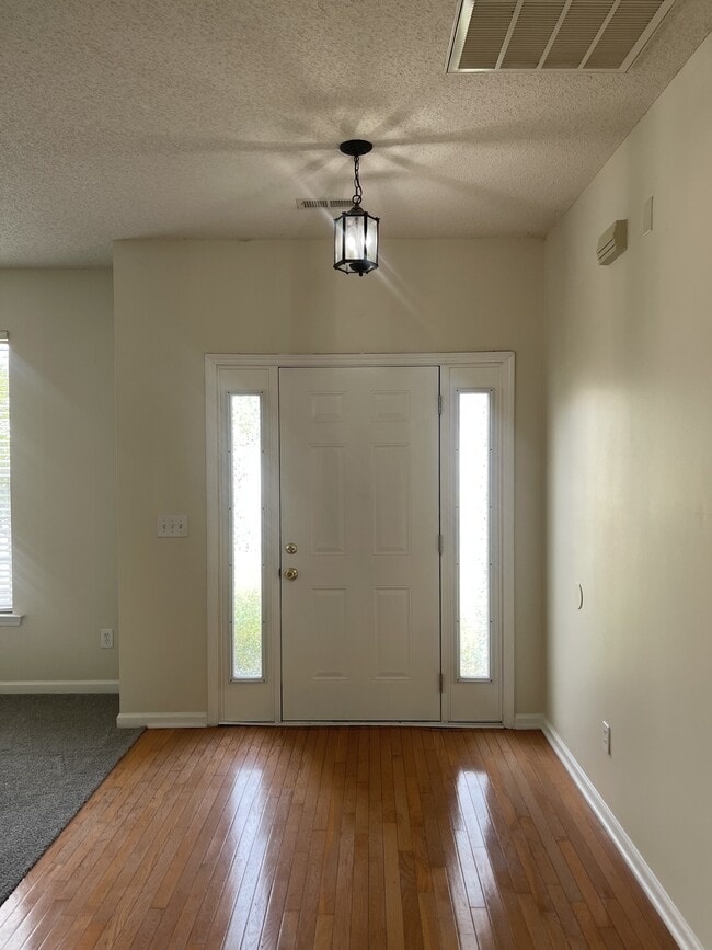 3713 Single Leaf Cir in High Point, NC - Building Photo - Building Photo