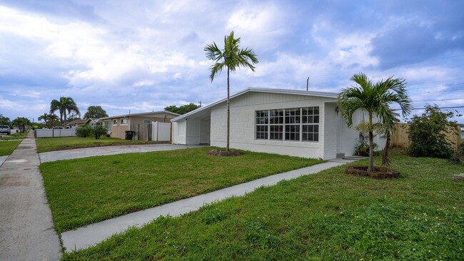 1365 6th St in West Palm Beach, FL - Building Photo - Building Photo