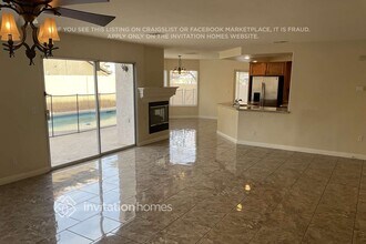 8916 Fort Crestwood Dr in Las Vegas, NV - Foto de edificio - Building Photo