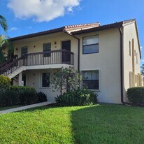 4626 Lucerne Lakes Blvd E in Greenacres, FL - Building Photo