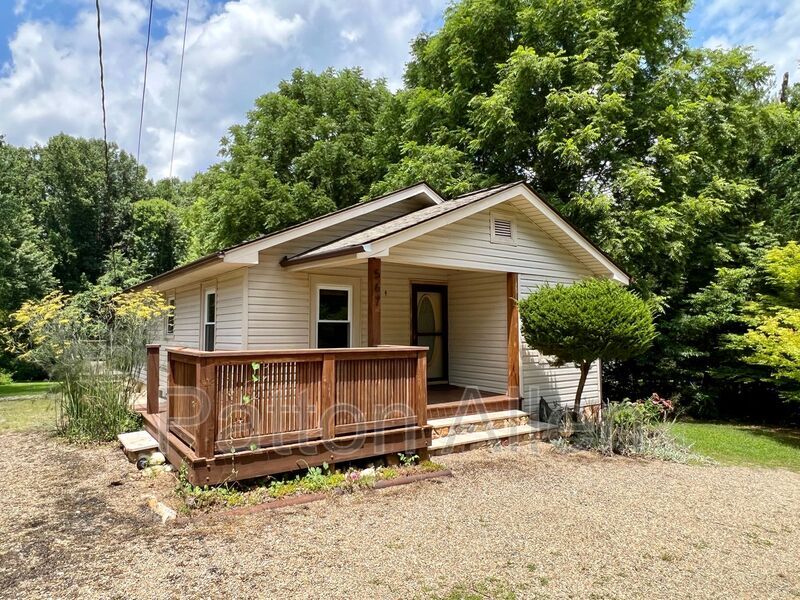 567 Caribou Rd in Asheville, NC - Foto de edificio