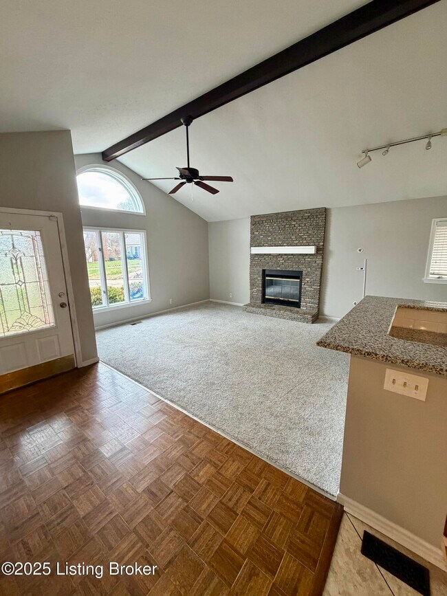 8701 Kev Ct in Jeffersontown, KY - Building Photo - Building Photo