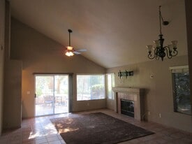 638 Riviera Cir in Nipomo, CA - Building Photo